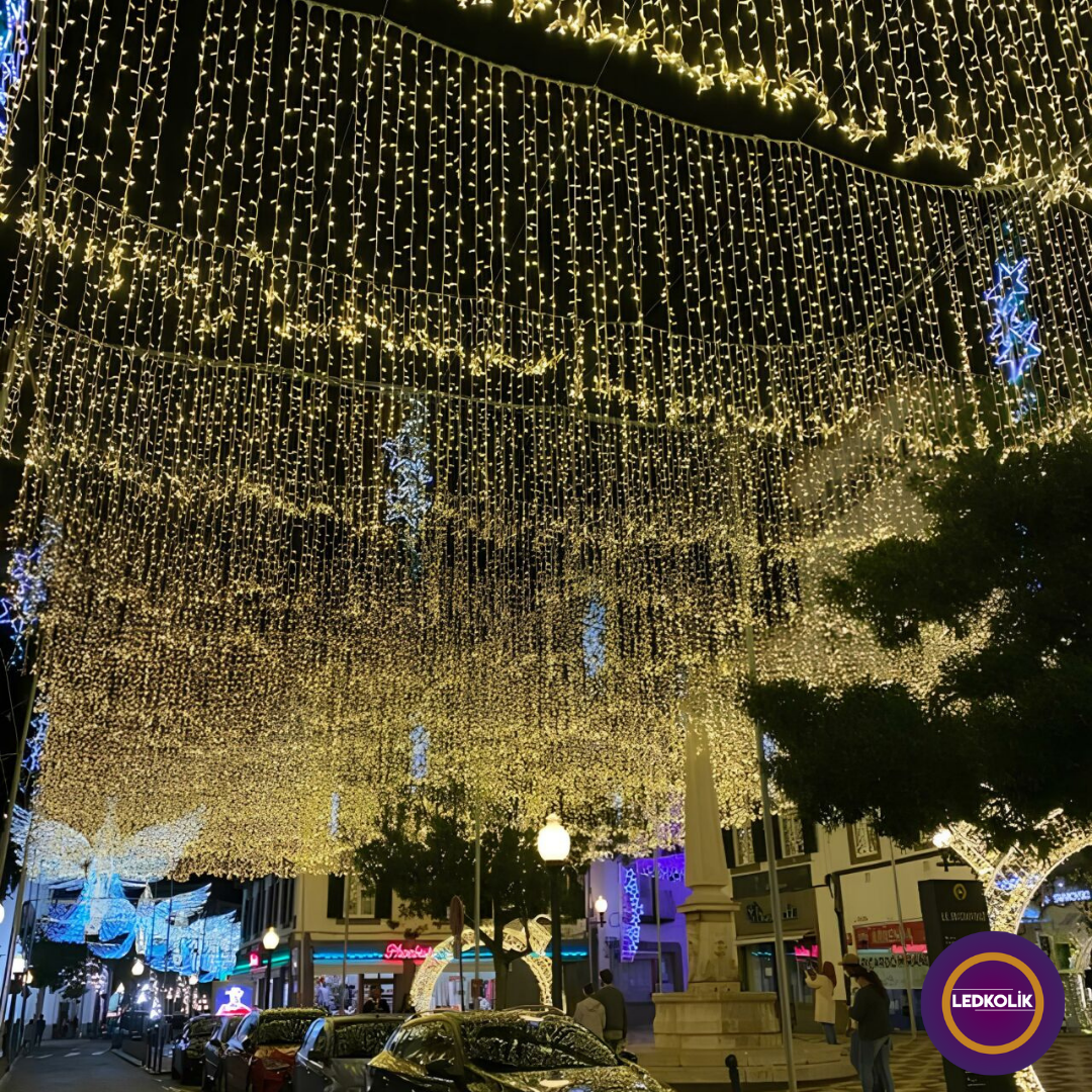 2X2 METRE 400 LEDLİ SARKIT SAÇAK SABİT YILBAŞI SÜSÜ